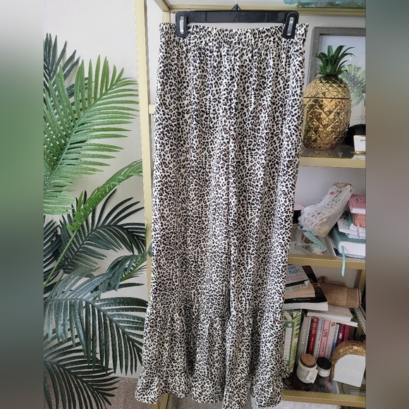🐆🦣Main Strip Boutique Leopard Flair Palazzo Pants in Women's Size Large 🐆 - Picture 3 of 5